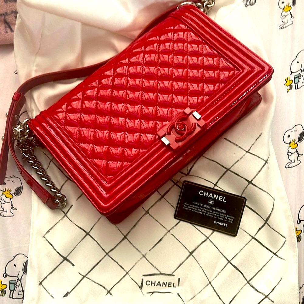 Chanel patent in excellent condition. Clean and in amazing condition.